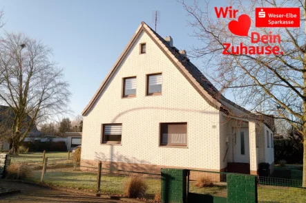 Außenansicht - Haus kaufen in Bremerhaven - Ihr neues Zuhause: Einfamilienhaus mit Garage