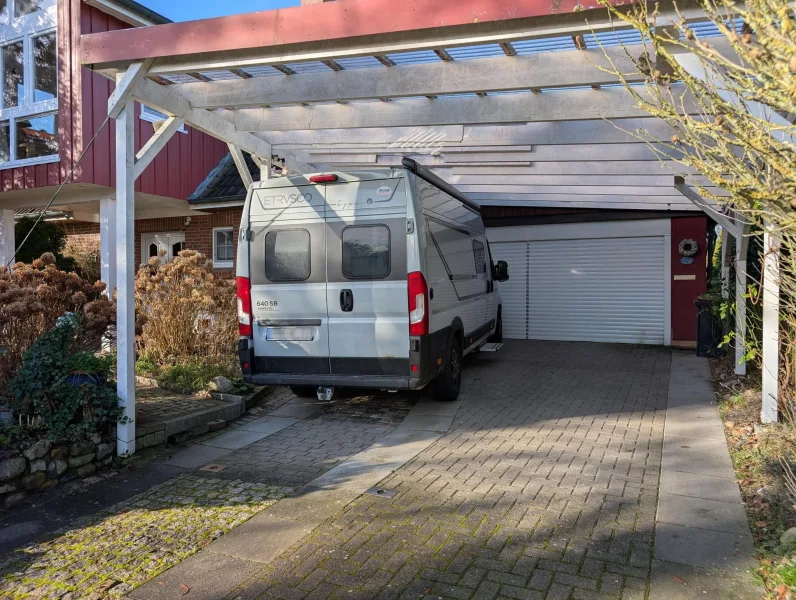 Carport/Garage