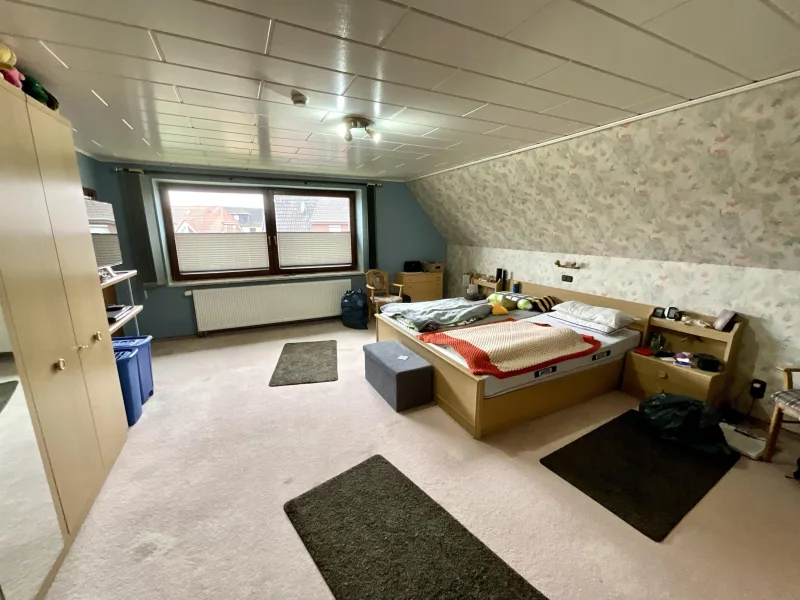 Schlafzimmer DG