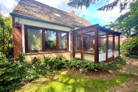 Rückansicht - Haus kaufen in Leer - Siedlungshaus im Dornröschenschlaf mit sehr großem Garten