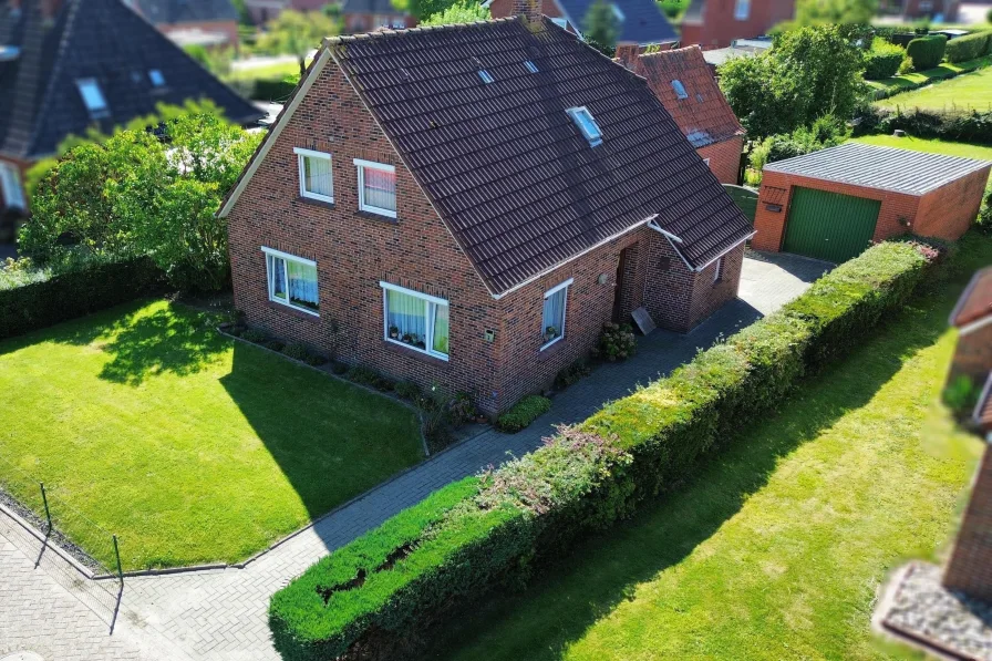 Straßenfront  - Haus kaufen in Jemgum - Potenzial für Handwerker und Altbauliebhaber