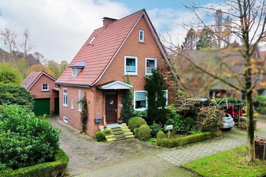 Frontansicht  - Haus kaufen in Leer - Charmantes Stadthaus mit historischem Flair im Zentrum 