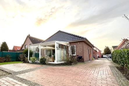 Rückansicht - Haus kaufen in Leer - Moderner Bungalow in zentrumsnaher Lage - Ideal im Alter