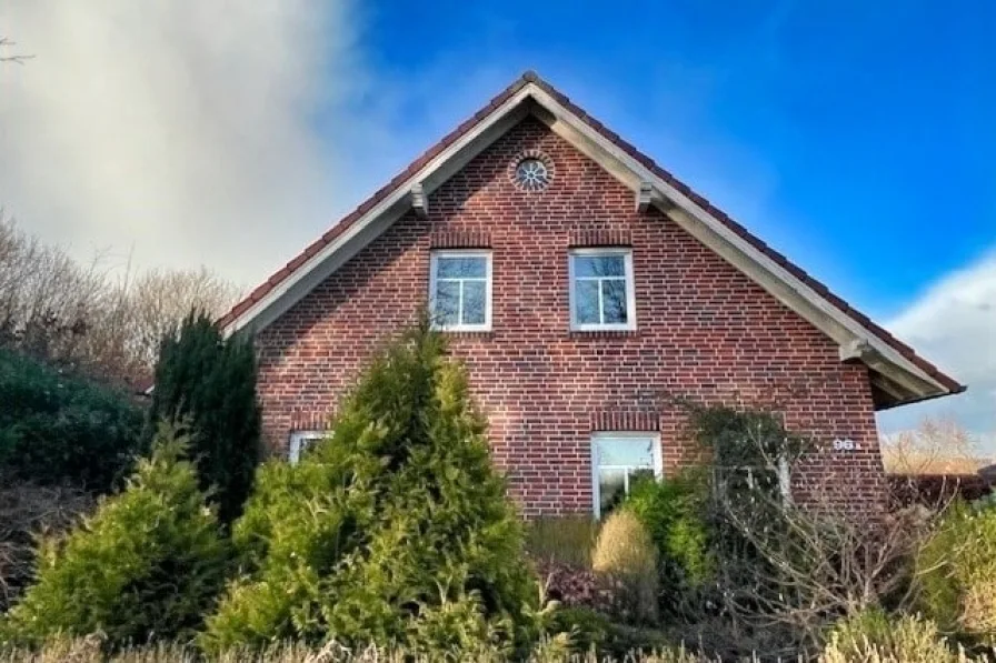 Titelbild - Haus kaufen in Hesel - Modernes Einfamilienhaus mit großzügigem Grundstück