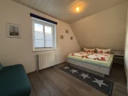 Dachgeschosswohnung rechts