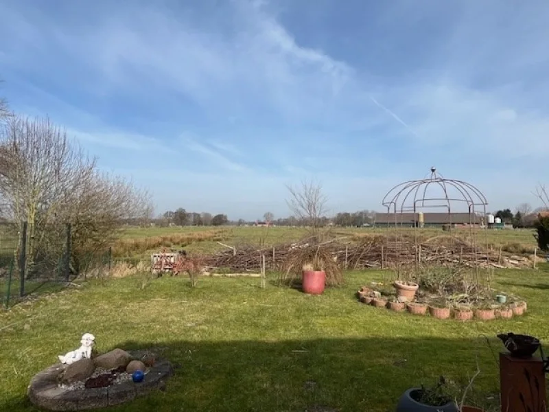 Blick in den Garten - unverbaute Sicht