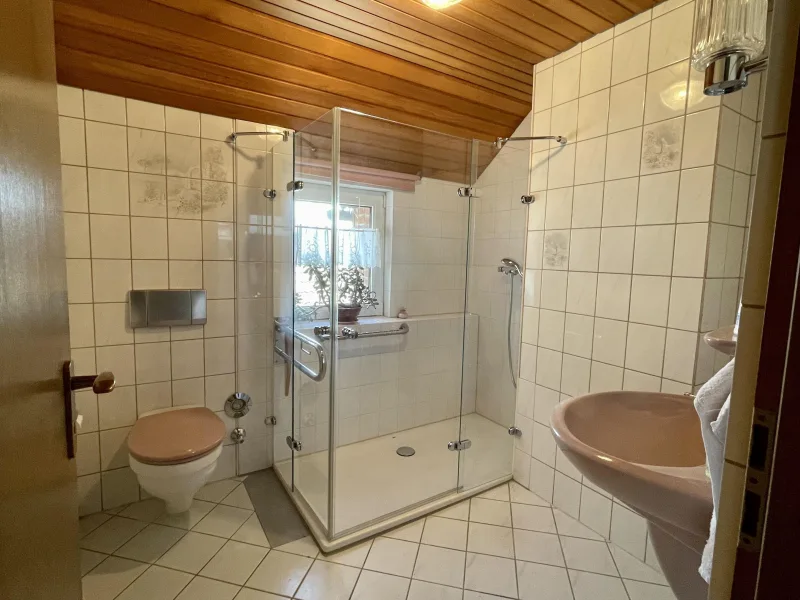 Badezimmer im OG