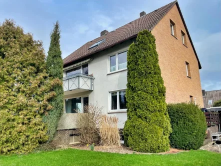 Ansicht aus dem Garten - Haus kaufen in Barsinghausen - 2-FH mit Einliegerwohnung in Barsinghausen OT Kirchdorf