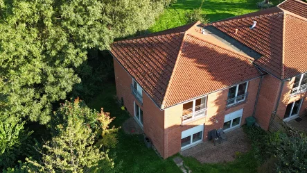 Ansicht aus dem Westen - Haus kaufen in Barsinghausen - Moderne Doppelhaushälfte mit guter Verkehrsanbindung