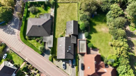 Ansicht aus dem Norden  - Haus kaufen in Liebenau - Einfamilienhaus mit Anbau und Garage