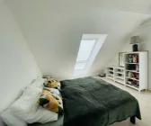 Geräumiges Schlafzimmer