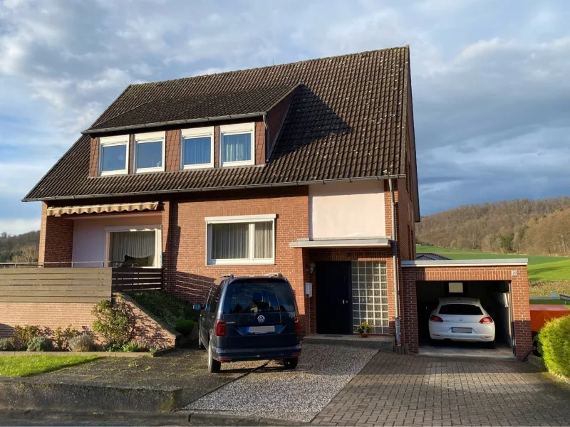 Vorderansicht/Garage