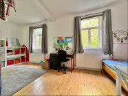 Großzügiges Kinderzimmer