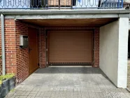 Garage unter dem Hauseingang