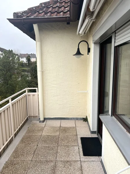 Balkon mit Markise nach Westen