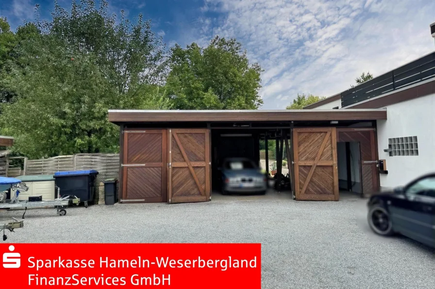 Doppelcarport mit Hoffläche