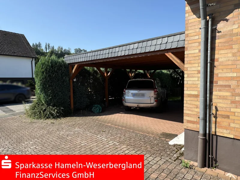 Großer Carport