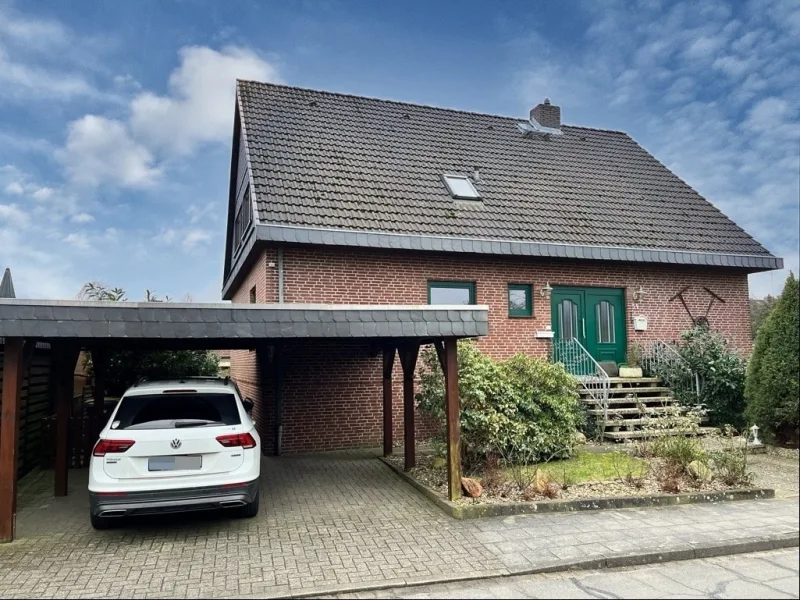 Frontansicht - Haus kaufen in Wietzendorf - Gepflegtes Zweifamilienhaus in schöner Wohnlage