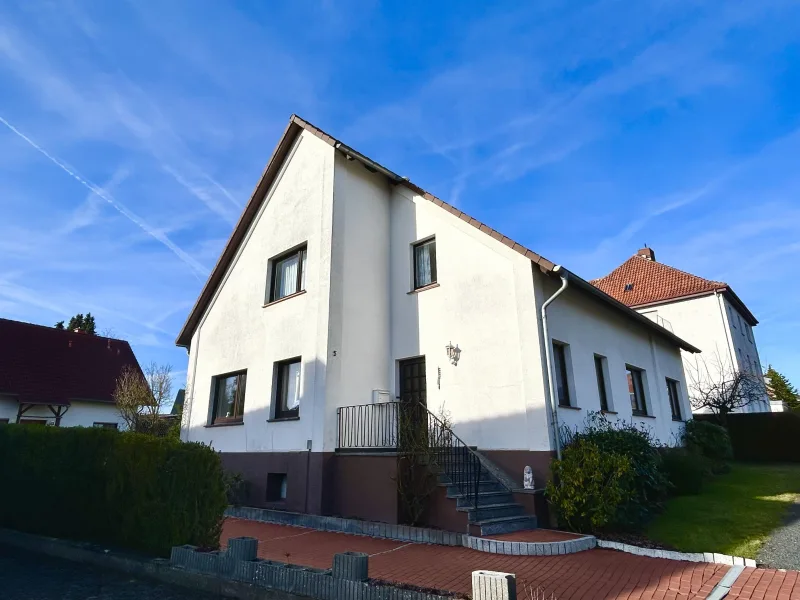 Außenansicht - Haus kaufen in Bad Pyrmont - Freistehendes Einfamilienhaus in Bad Pyrmont/Hagen