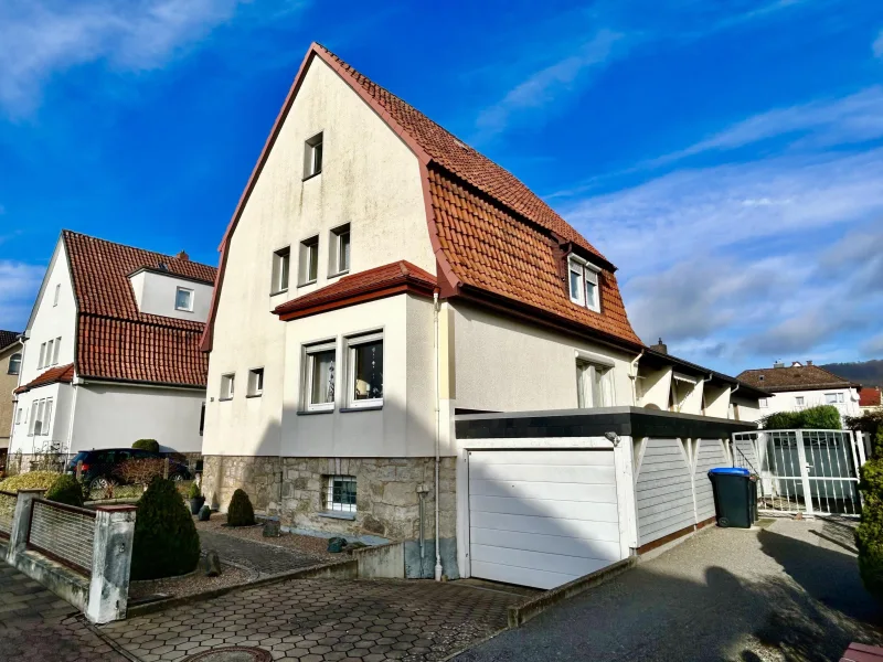 Außenansicht - Haus kaufen in Bad Pyrmont - Sanierter Altbau mit doppeltem Anbau, viel Platz und unzähligen Möglichkeiten