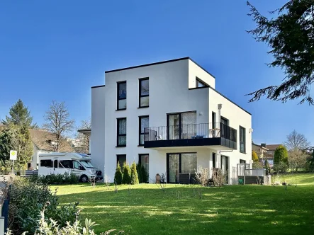 Außenansicht - Wohnung kaufen in Bad Pyrmont - Idylle und hoher Wohnkomfort - Neuwertige 3-Zimmer Eigentumswohnung in Toplage von Bad Pyrmont