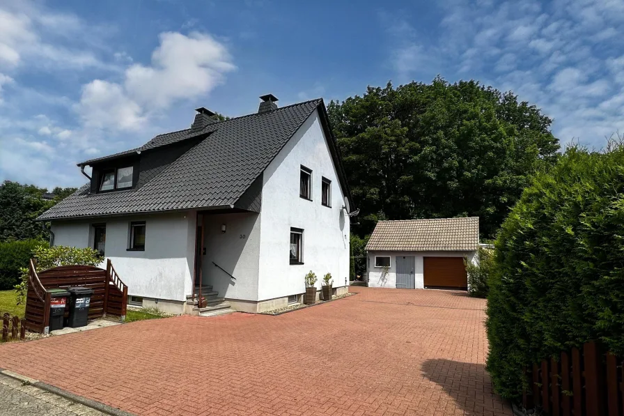 Ansicht - Haus kaufen in Braunschweig - Ein-/Zweifamilienhaus in Braunschweig