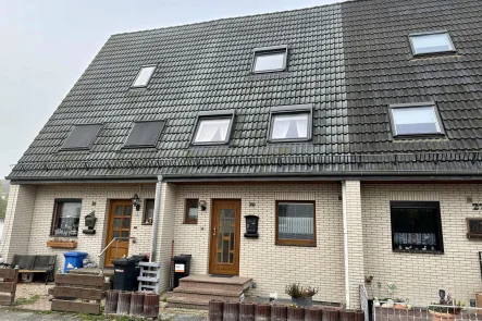 Außenansicht - Haus kaufen in Salzgitter - Viel Platz für die Familie! 