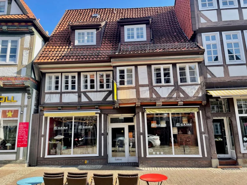 Die Frontansicht - Sonstige Immobilie kaufen in Celle - Attraktives Wohn-/ u. Geschäftshaus in der Celler Innenstadt