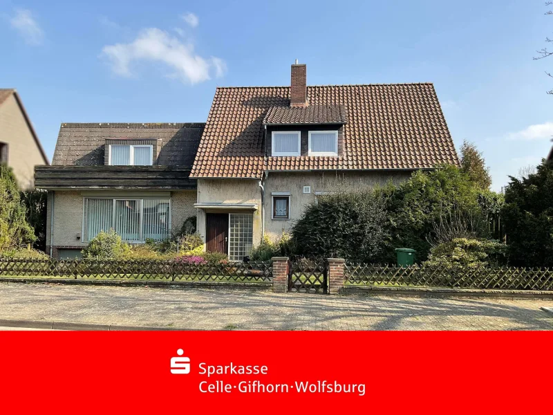 Herzlich willkommen! - Haus kaufen in Wolfsburg - Besonderes Einfamilienhaus in Wolfsburg-Ehmen mit Erweiterung und Schwimmbad