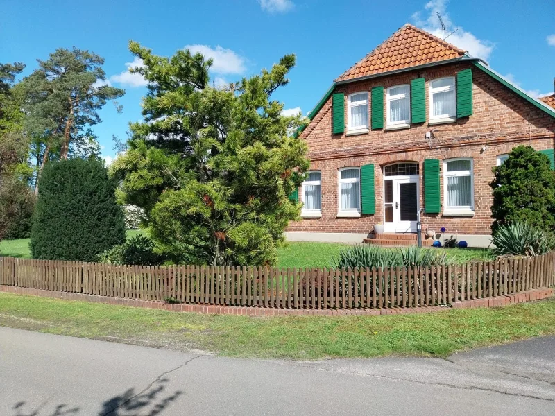 Impressionen "Außen" - Haus kaufen in Wietze - Vielfältige Nutzungsmöglichkeiten & Top-Anbindung i.R. Hannover