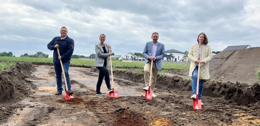 Spatenstich - Grundstück kaufen in Jembke - Neubaugrundstücke in Jembke - Baugebiet "Laije II" 