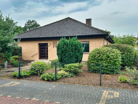 Außenansicht - Haus kaufen in Lachendorf - Schöner Bungalow in Lachendorf