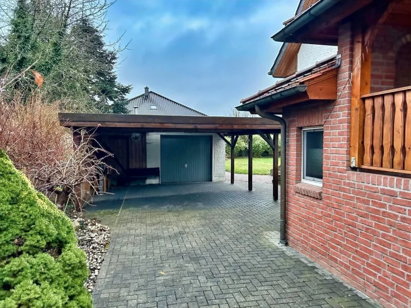 Garage und Carport