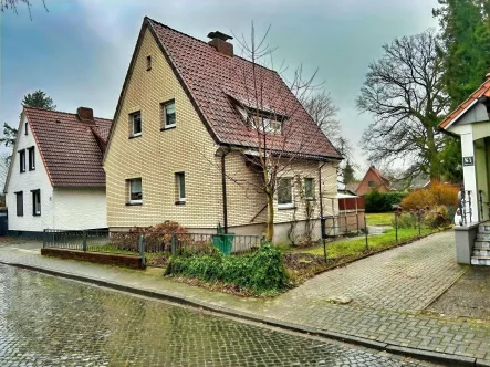 Außenansicht - Haus kaufen in Celle - bevorzugte Wohnlage