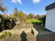 Terrasse mit Blick in den Garten