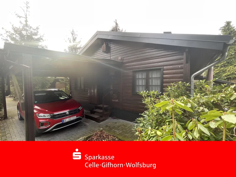 Eingangsbereich mit Carport - Haus kaufen in Isenbüttel - Gepflegtes Wohnhaus aus erster Hand in Toplage am Tankumsee in Isenbüttel