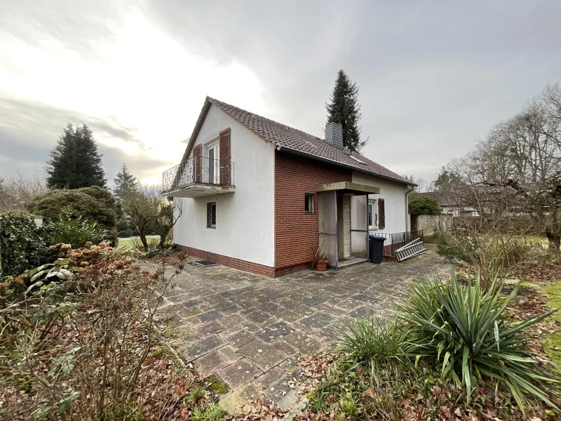 Rückwärtige Ansicht mit Balkon