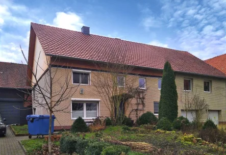  - Haus kaufen in Niemetal - Modernisiertes Fachwerkhaus mit Nebengebäuden in Varlosen, kurzfristig freiwerdend