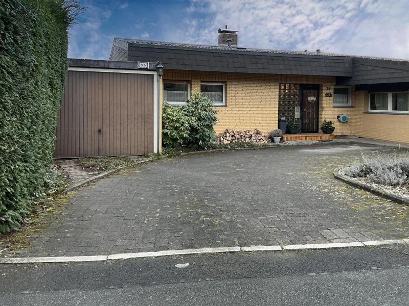 Eingangsbereich - Haus kaufen in Hann. Münden - Großzügiges Zweifamilienhaus  mit Fernblick in beliebter Lage von Hann. Münden