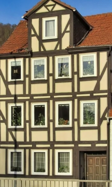  - Haus kaufen in Hann. Münden - Denkmalgeschütztes Reihenmittelhaus in Hann. Münden mit schönem Garten, frei und sofort verfügbar