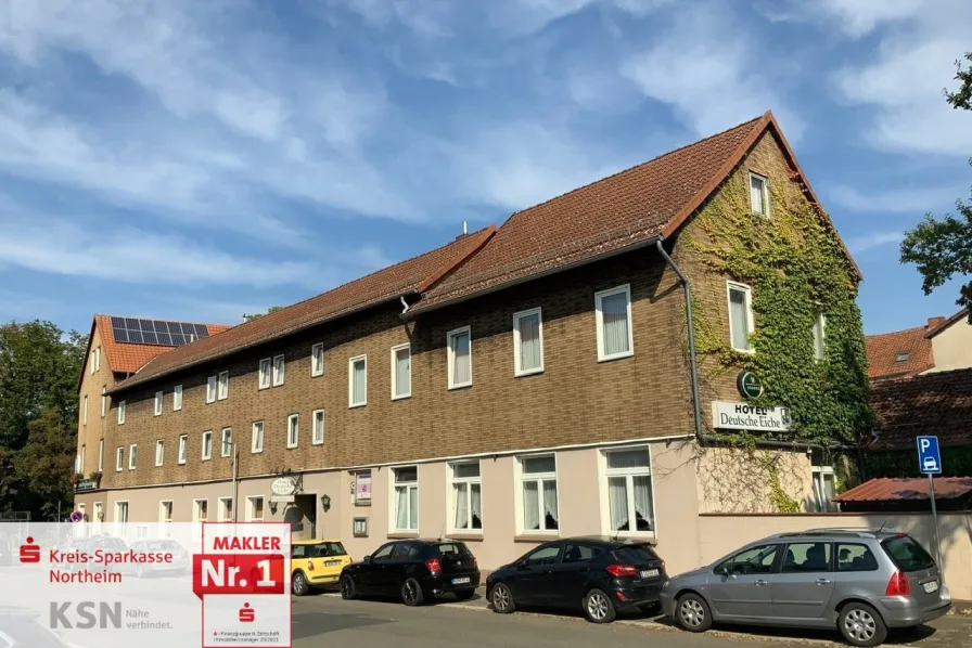 Seiten- und Rückansicht - Gastgewerbe/Hotel kaufen in Northeim - Hotel mit Gastronomie und Kegelbahn in zentraler Lage von Northeim!