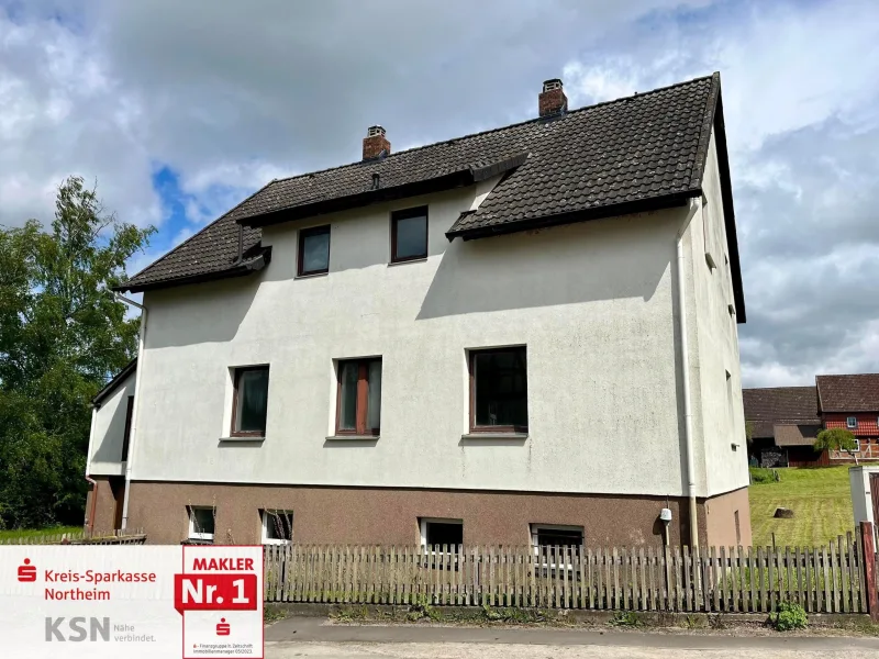 Front-Straßenansicht - Haus kaufen in Einbeck - Viel Platz und Ruhe für Ihre Familie!