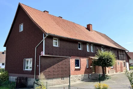 Vorderansicht - Haus kaufen in Nörten-Hardenberg - Viel Platz für Ihre Hobbies!