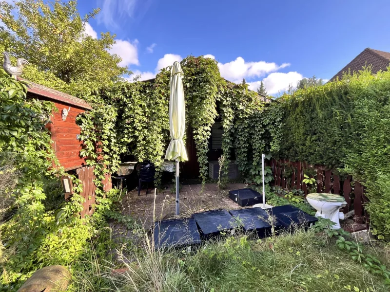 Gartenhaus mit Terrasse