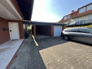 Garage/Carport