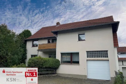 Seitenansicht - Haus kaufen in Hardegsen - 3 Familienhaus im Herzen von Hardegsen!