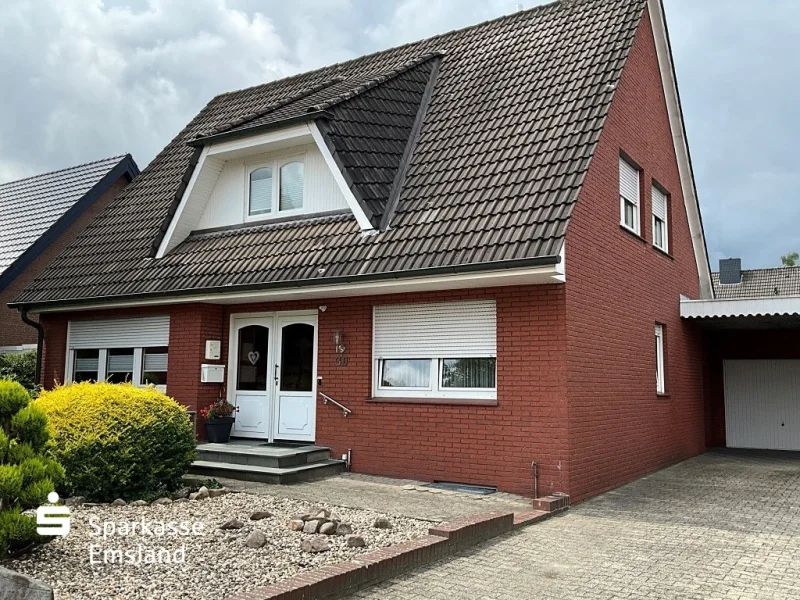  Straßenansicht - Haus kaufen in Meppen - Wohnen in bester Lage