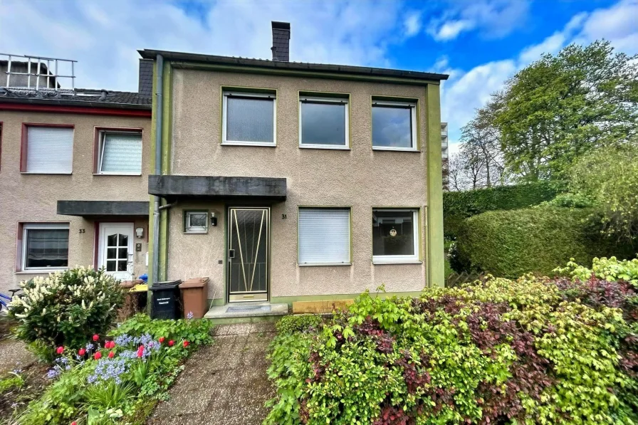 Außenansicht - Haus kaufen in Mettmann - Einfamilienhaus mit sonnigem Garten und Garage!