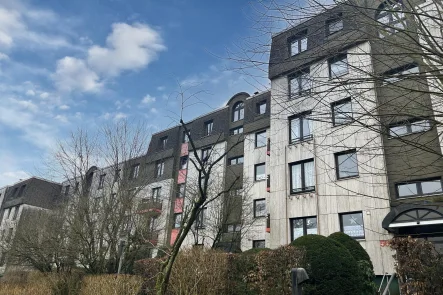 Hausansicht - Wohnung kaufen in Heiligenhaus - Moderne 3-Zimmer Wohnung mit Balkon und TG-Stellplatz! Erbpacht