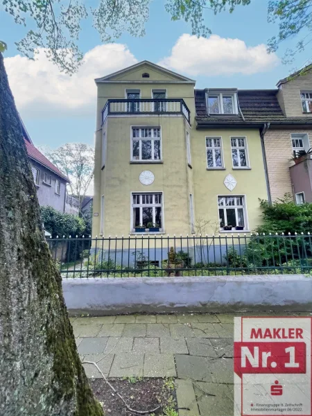 Außenansicht 1 - Wohnung kaufen in Duisburg - Modernisierte Dachgeschosswohnung mit Wohlfühlcharakter 